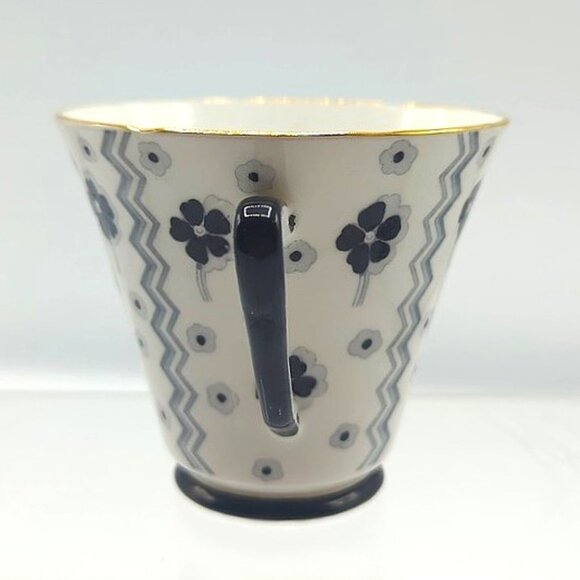 Royal Grafton Teacup & Saucer Fine Bone China Made in England Floral Gold Trim - Picture 4 of 8